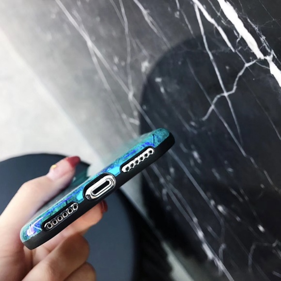 🧜♀️Mermaid Holographic iPhone case - Picture 6 of 8